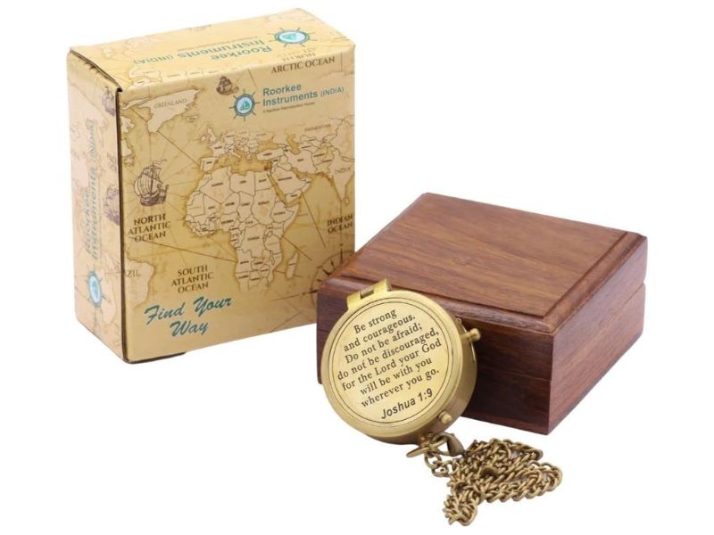 Be Strong and Courageous, Joshua 1:9, Solid Brass Directional Engraved Compass with Wooden Box – Baptism Gifts for Boys Girls, First Communion, Confirmation Christian Gifts for Men, Catholic Gifts
