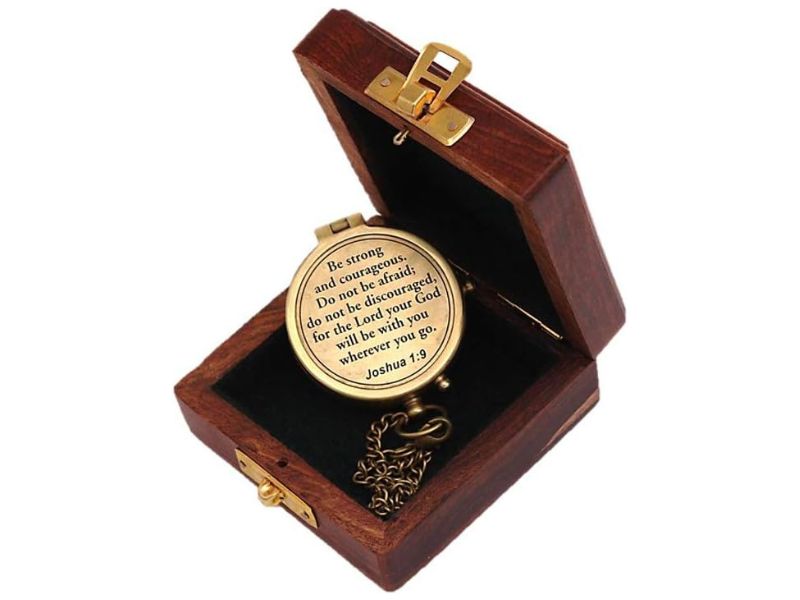 Be Strong and Courageous, Joshua 1:9, Solid Brass Directional Engraved Compass with Wooden Box – Baptism Gifts for Boys Girls, First Communion, Confirmation Christian Gifts for Men, Catholic Gifts