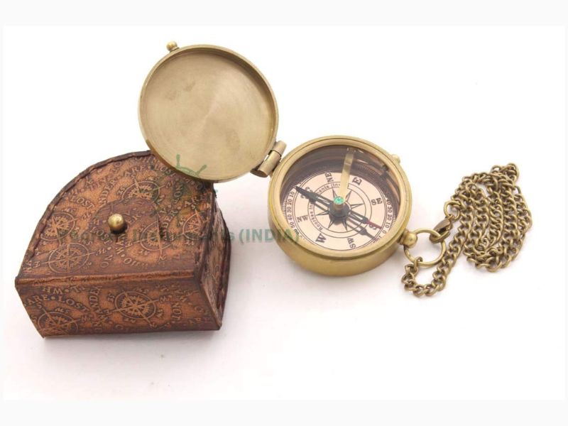 Go Confidently in The Direction of Your Dreams Brass Compass – Thoreau Quote Engraved Compass with Leather Case, Inspirational Graduation Gift for Men Women, Working Nautical Compass