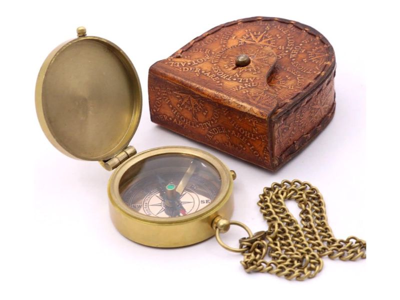 Be Strong and Courageous, Joshua 1:9 – Solid Brass Engraved Compass with Leather Case | Christian Gift for Baptism, First Communion, Confirmation, Graduation | Inspirational Religious Gift for Boys, Girls & Men