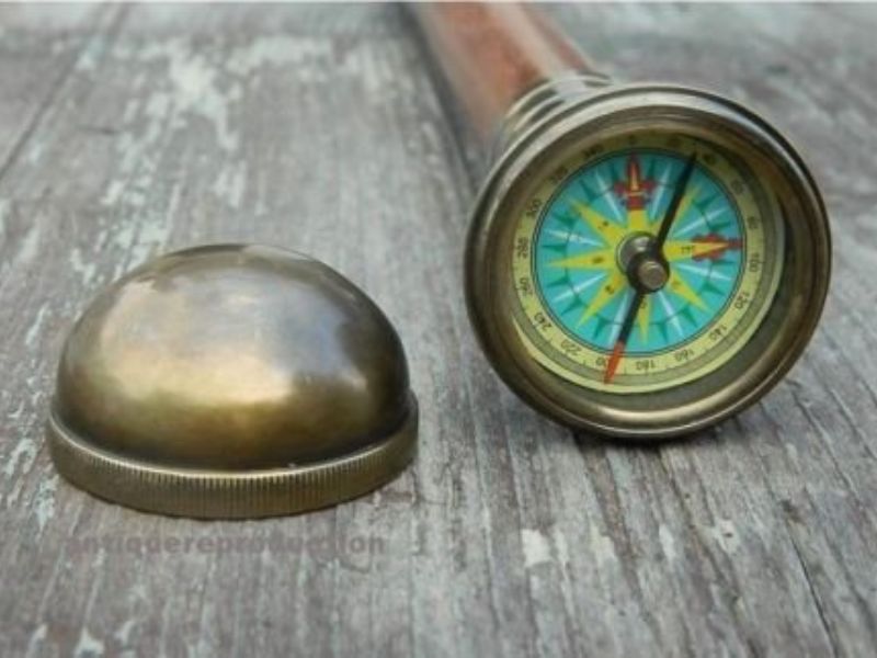 Vintage Brass Compass Walking Cane – Handmade Wooden Stick with Working Compass Handle – Antique Nautical Style Collectible Walking Stick for Men & Women – Decorative Gift for Explorer & Traveler