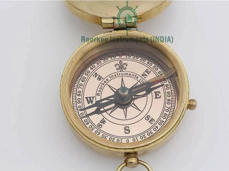 Go Confidently in The Direction of Your Dreams Engraved Brass Compass with Leather Case – Inspirational Quote by Henry David Thoreau – Graduation, Retirement & Travel Gift for Men and Women