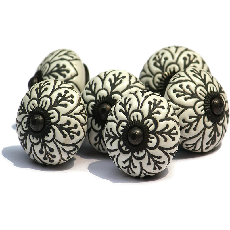 Set of 6 Vintage Theme Black and White Ceramic Knobs - Cabinet knobs - Drawer knobs - Cabinet pulls - Door knobs (Spade)