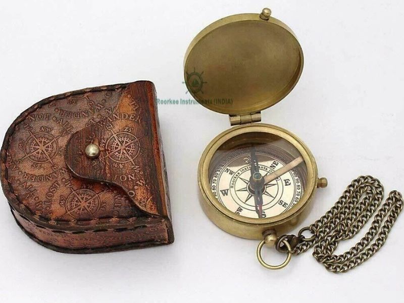 Go Confidently in The Direction of Your Dreams Engraved Brass Compass with Leather Case – Inspirational Quote by Henry David Thoreau – Graduation, Retirement & Travel Gift for Men and Women