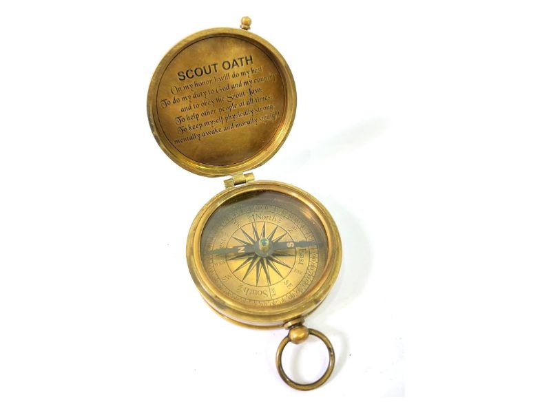 Vintage Boy Scouts Brass Compass with Leather Case – Collectible Engraved Pocket Compass for Scouts, Camping, Hiking & Adventure Gift – Antique Finish Navigation Instrument