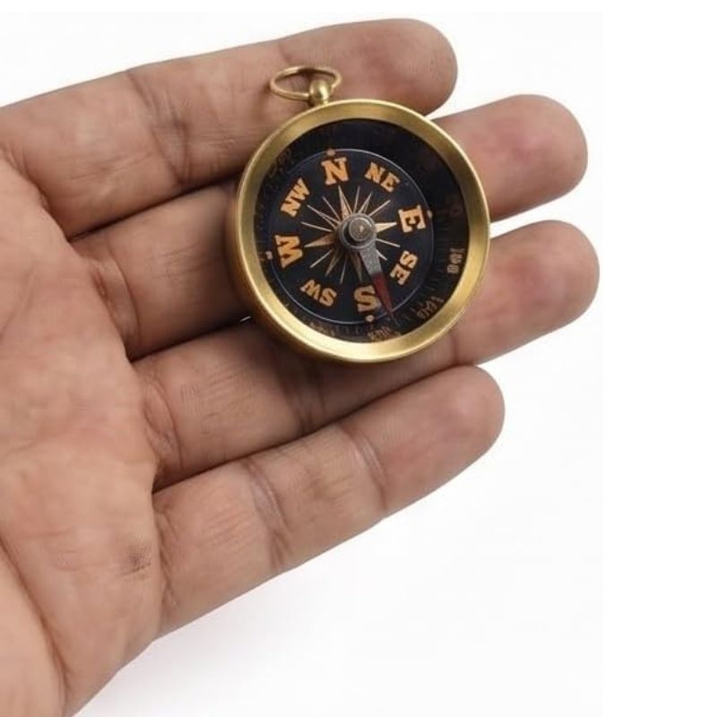 Brass Compass Keychain, Vintage-Style Nautical Pocket Compass Key Ring with Metal Chain and Clip, Mini Navigation Keychain for Sailors, Travelers & Collectors