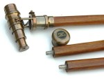 Brass Telescope Walking Stick – Vintage Nautical Spyglass Cane with Wooden Shaft – Handheld Collapsible Monocular Telescope – Antique Maritime Collector’s Gift for Men